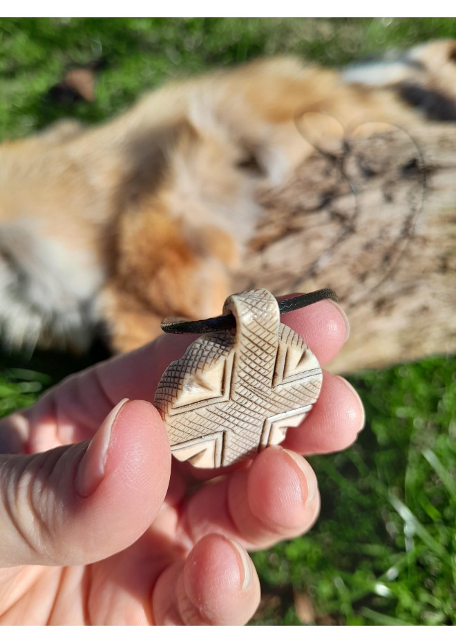 Hand-carved Norse Sun Cross amulet. Solar wheel pendant. Celtic pagan circle jewelry. Odin Cross art. Heathen, shaman talisman