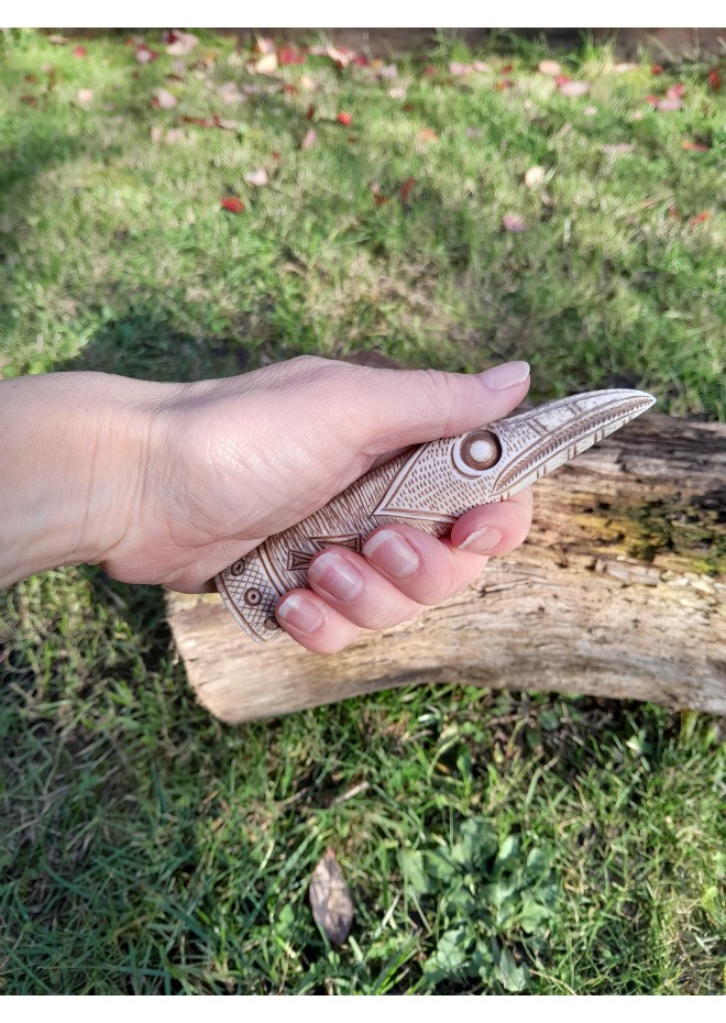 Viking knife handle "Raven" with Tiwaz and Sowilo runes. 