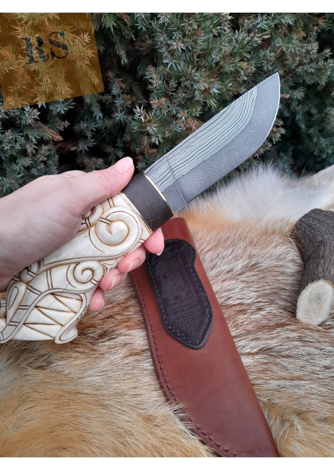 Viking knife with Wolf head handle. Damascus blade.