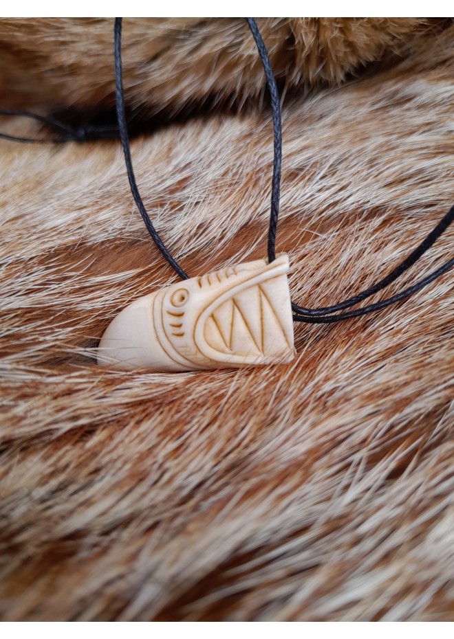 Small hand-carved amulet with Dragon head and Algiz rune. Viking necklace. Norse, Nordic totem jewelry. Pagan. Celtic. Oseberg art. Drakkar