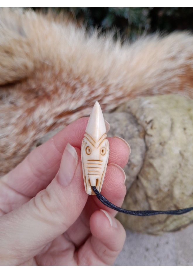 Small hand-carved amulet with Dragon head and Algiz rune. Viking necklace. Norse, Nordic totem jewelry. Pagan. Celtic. Oseberg art. Drakkar