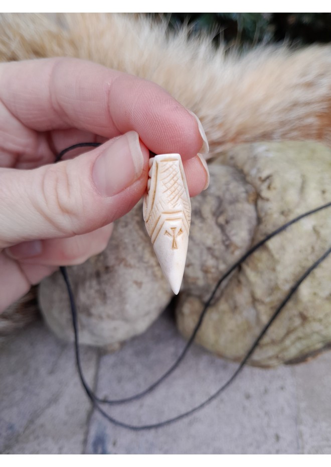 Small hand-carved amulet with Dragon head and Algiz rune. Viking necklace. Norse, Nordic totem jewelry. Pagan. Celtic. Oseberg art. Drakkar