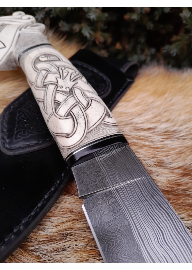 Norse knife with Dragon pattern. Hand-carved Dragon handle. 